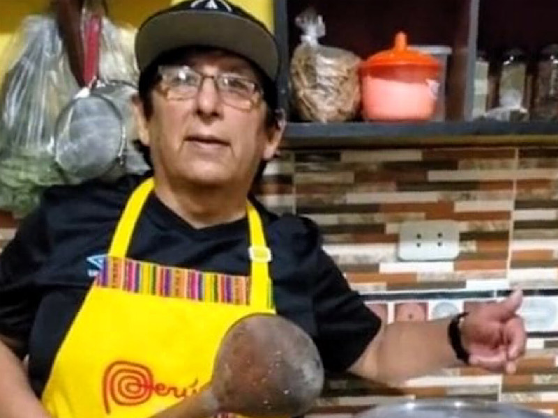 CHACAL COCINANDO LA CHICHA