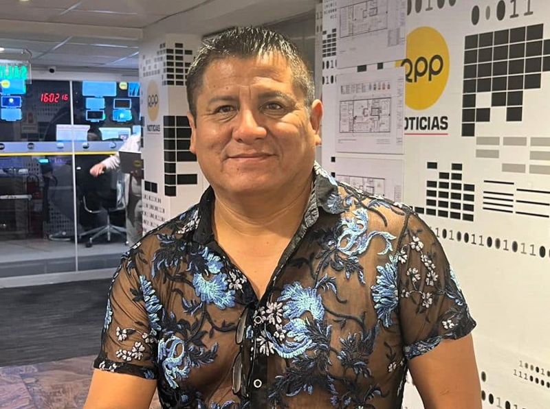CLAVITO Y SU CHELA VUELVE