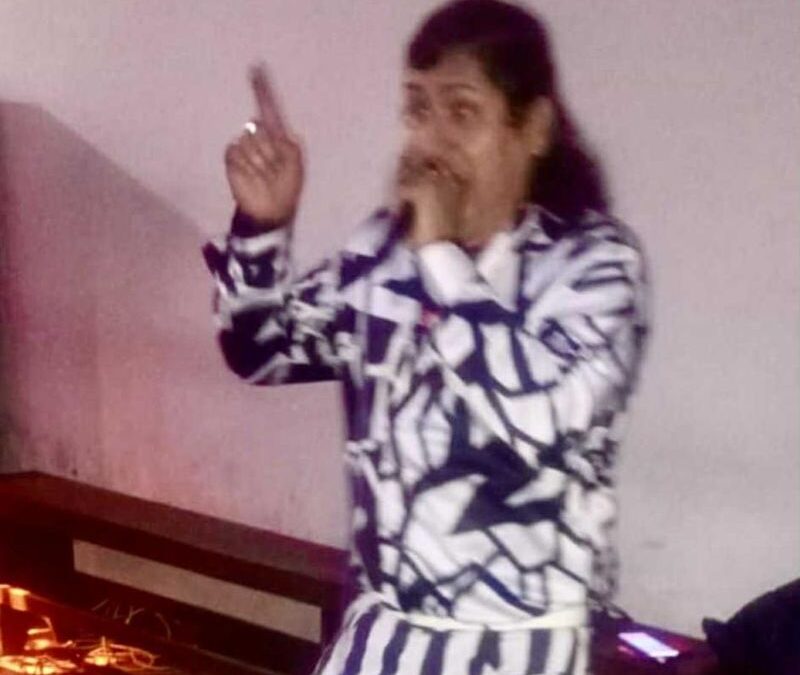 Chino Clon brilla en la cumbia