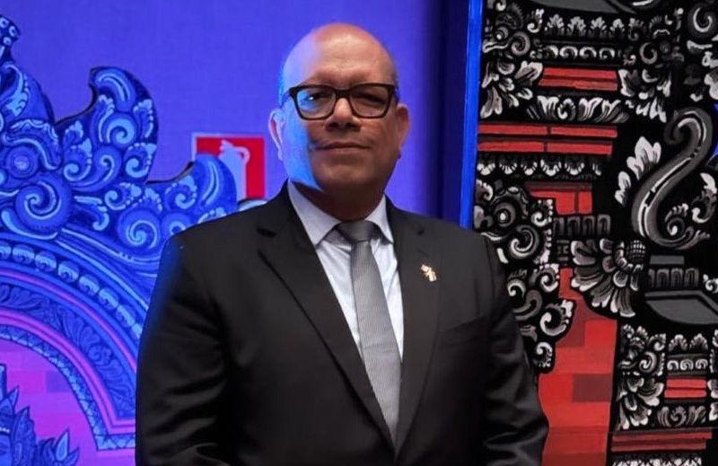 ESTANIS MOGOLLON “VUELVE CON LA ESTANIS BAND”