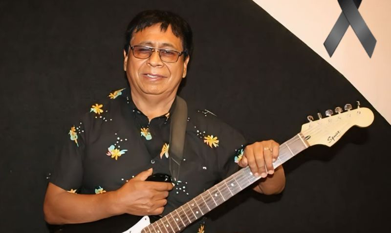 LA CUMBIA ESTA DE LUTO JUAN ARANA TOCA EN EL CIELO